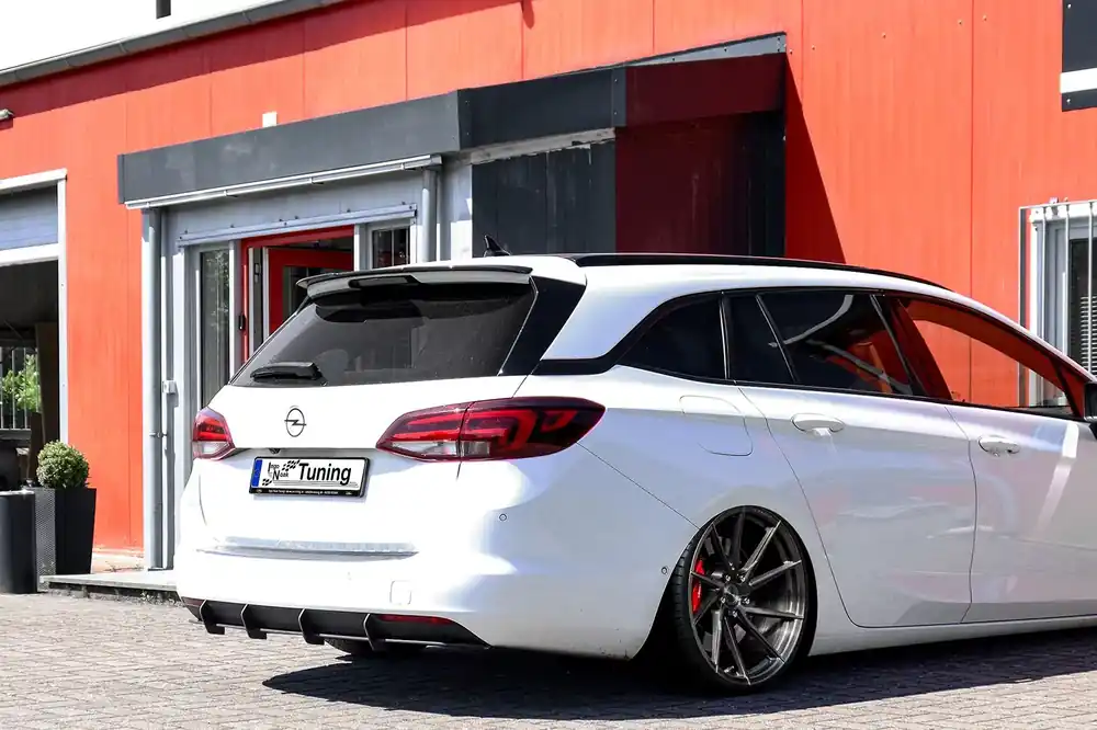 Meistverkauft Gefräster Heckansatz passend für Opel Astra K Sportstourer ohne Endrohr